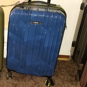 Revo Hardshell Carry on